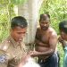 பெண்கள் மீது பாலியல் துஷ்-பிரயோகம் செய்ய முயன்றவனை நையப்புடைத்த பொதுமக்கள்.!